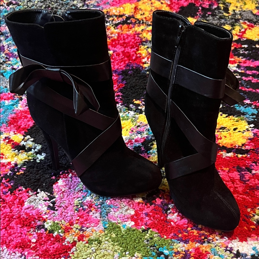 Shoe Dazzle Black Heeled Boots with Ribbon Detail